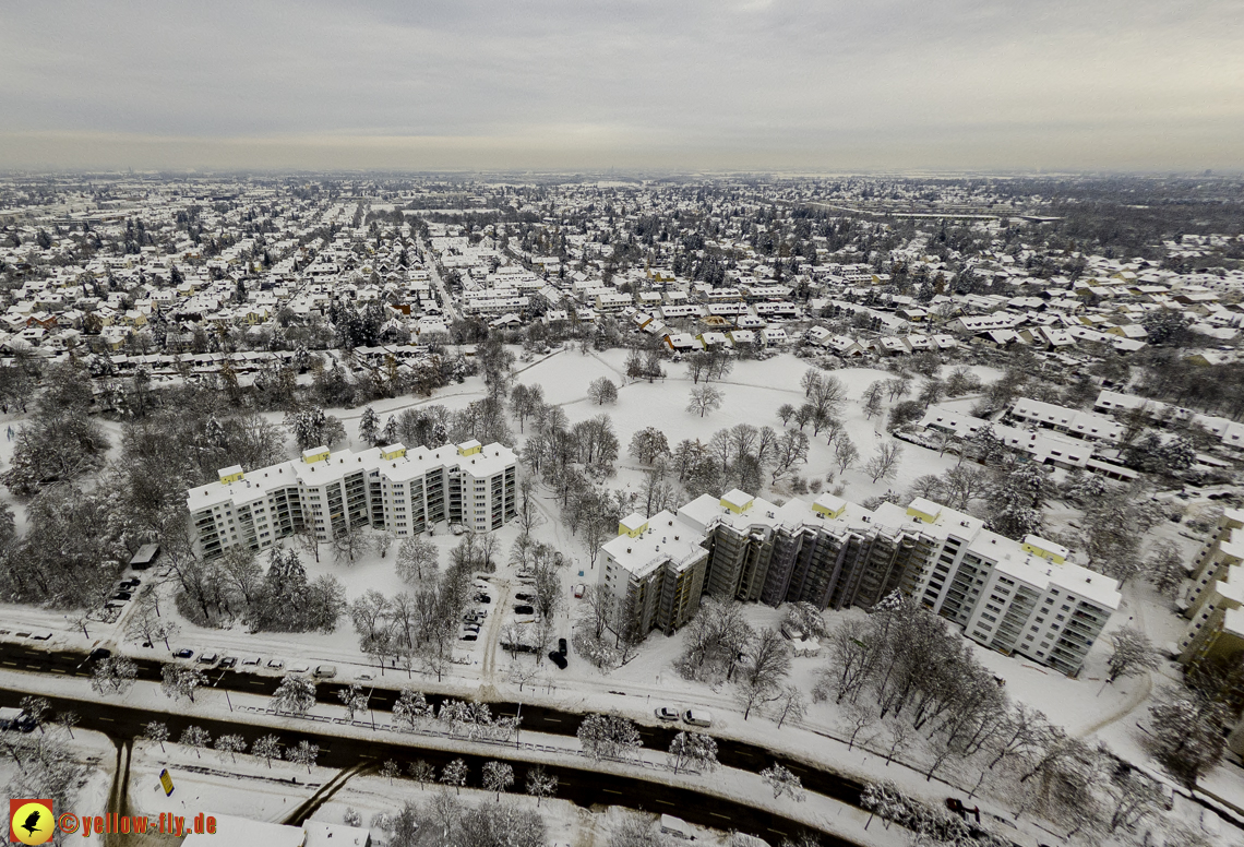 04.12.2021 - Karl-Marx-Ring und Marx-Zentrum in Neuperlach